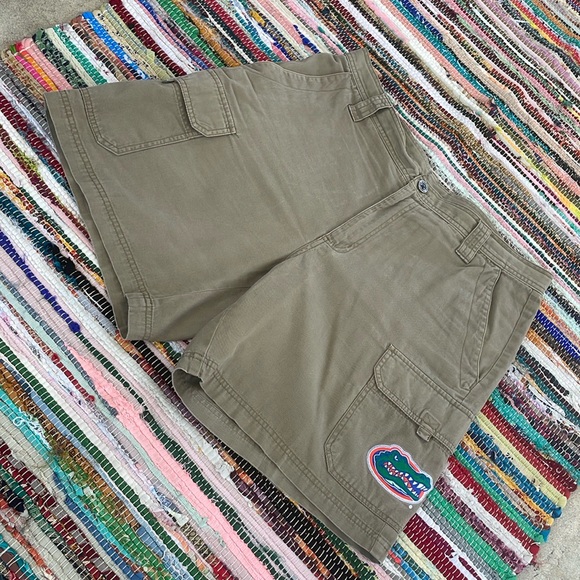 Columbia Gator 🐊 Khaki Cargo Shorts- #1918 - Picture 11 of 11